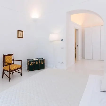 - Palazzo Della Storia