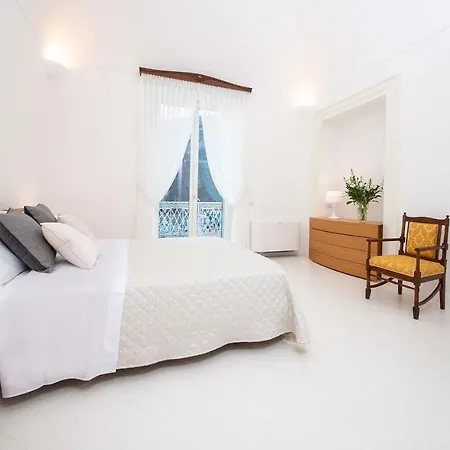 - Palazzo Della Storia Willa *