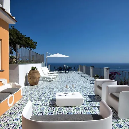 - Palazzo Della Storia Willa