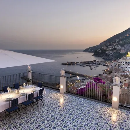 - Palazzo Della Storia Willa Amalfi