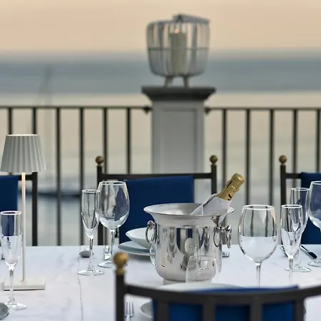 - Palazzo Della Storia Willa